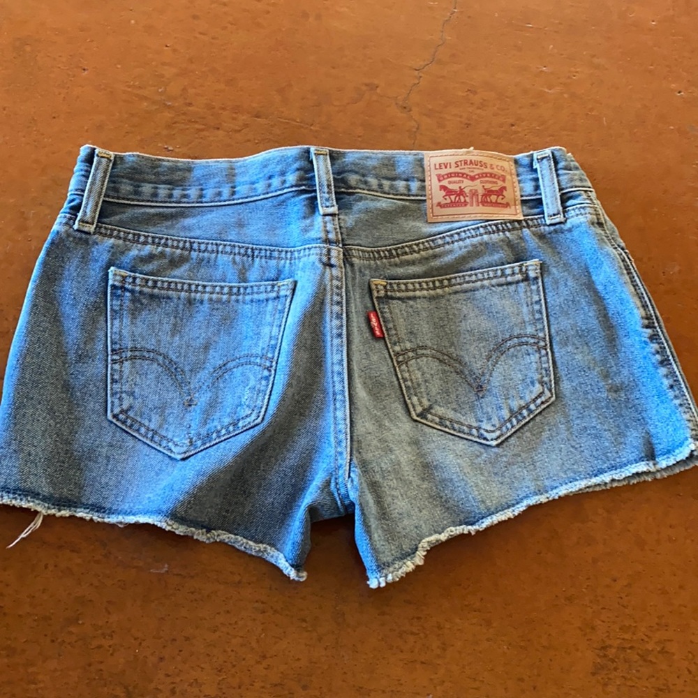 Women’s Levi shorts worn once